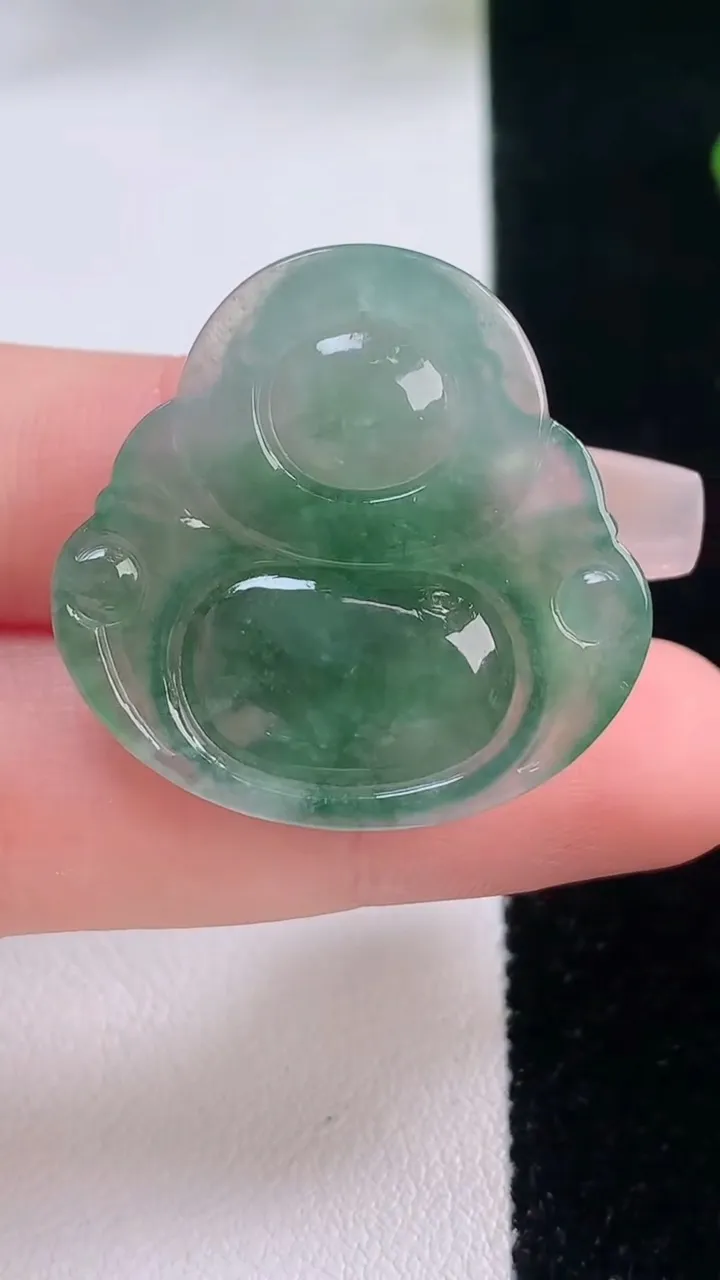 天然A货翡翠佛公吊坠，尺寸29.5-30-6.3，重量:8.23g
12月2日