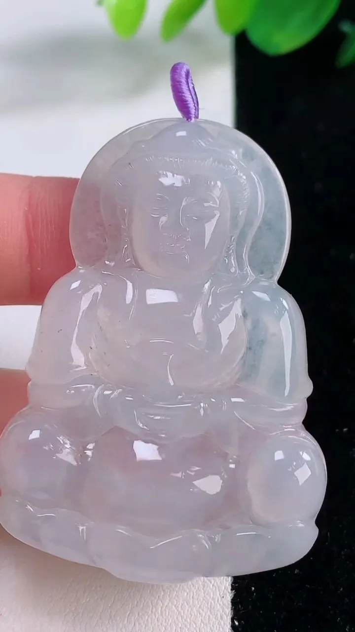 天然A货翡翠观音菩萨吊坠，尺寸52.2-37.2-5.4，重量:17.43g
12月2日