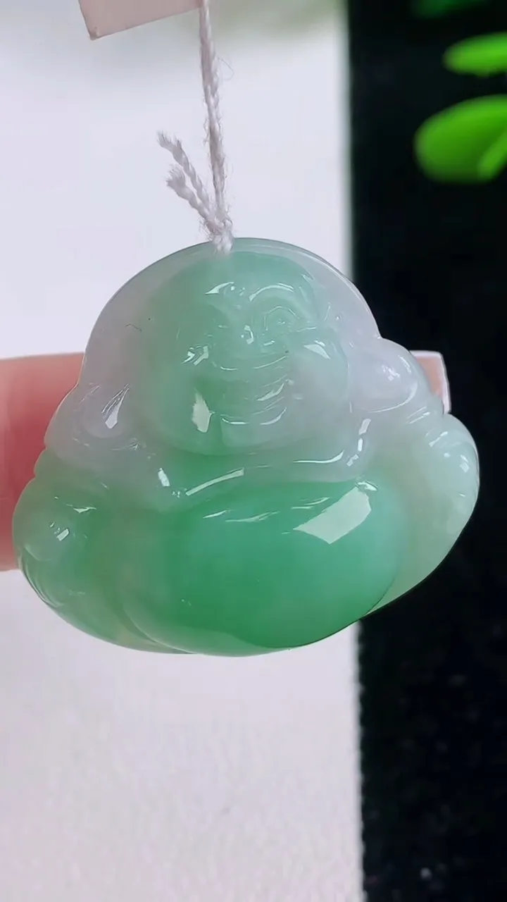 天然A货翡翠佛公吊坠，尺寸25.8-28.8-6.5，重量:7.17g
12月2日