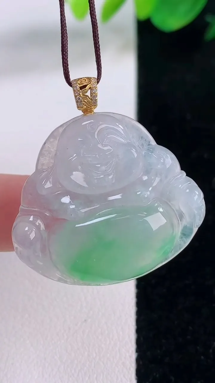 天然A货翡翠佛公吊坠，尺寸29-32.6-5.4，重量:8.61g
12月2日