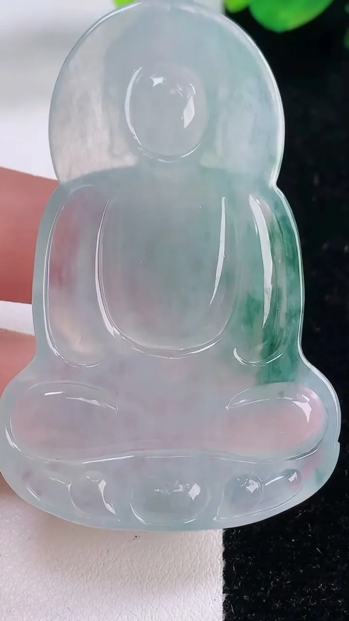 天然A货翡翠种飘花大日如来吊坠，尺寸61-39-6.7，重量:30.06g
12月2日