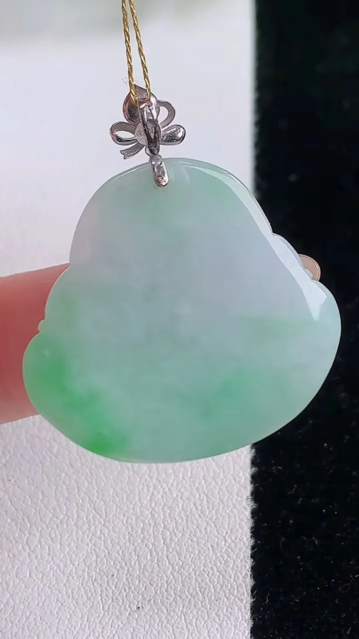 天然A货翡翠佛公吊坠，尺寸25.8-27.7-5，重量:6.29g
12月2日