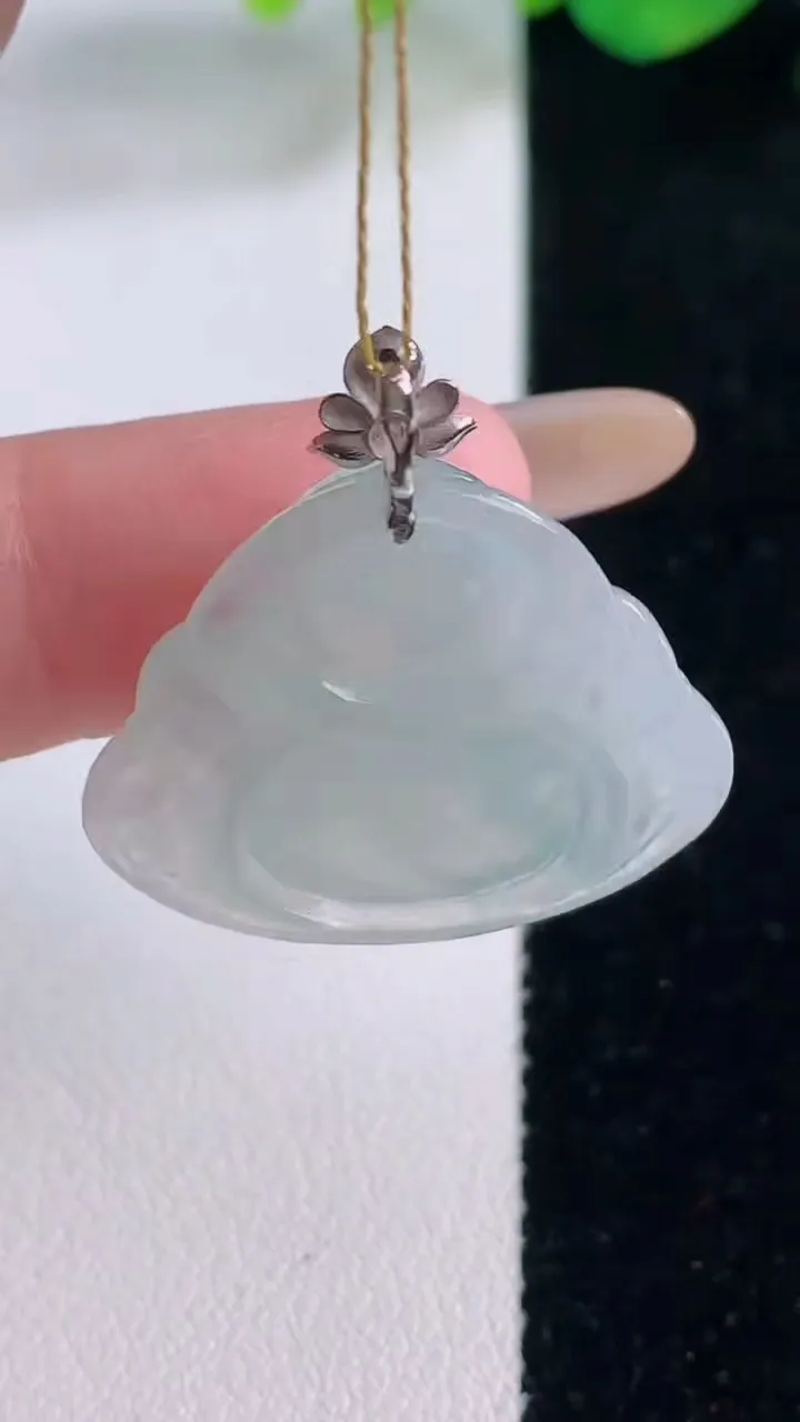 天然A货翡翠种飘花佛公吊坠，尺寸24-26.5-6.2，重量:6.01g
12月2日