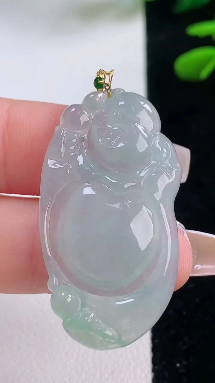 天然A货翡翠布袋佛吊坠，尺寸39.6-20.8-4.5，重量:6.71g
12月2日