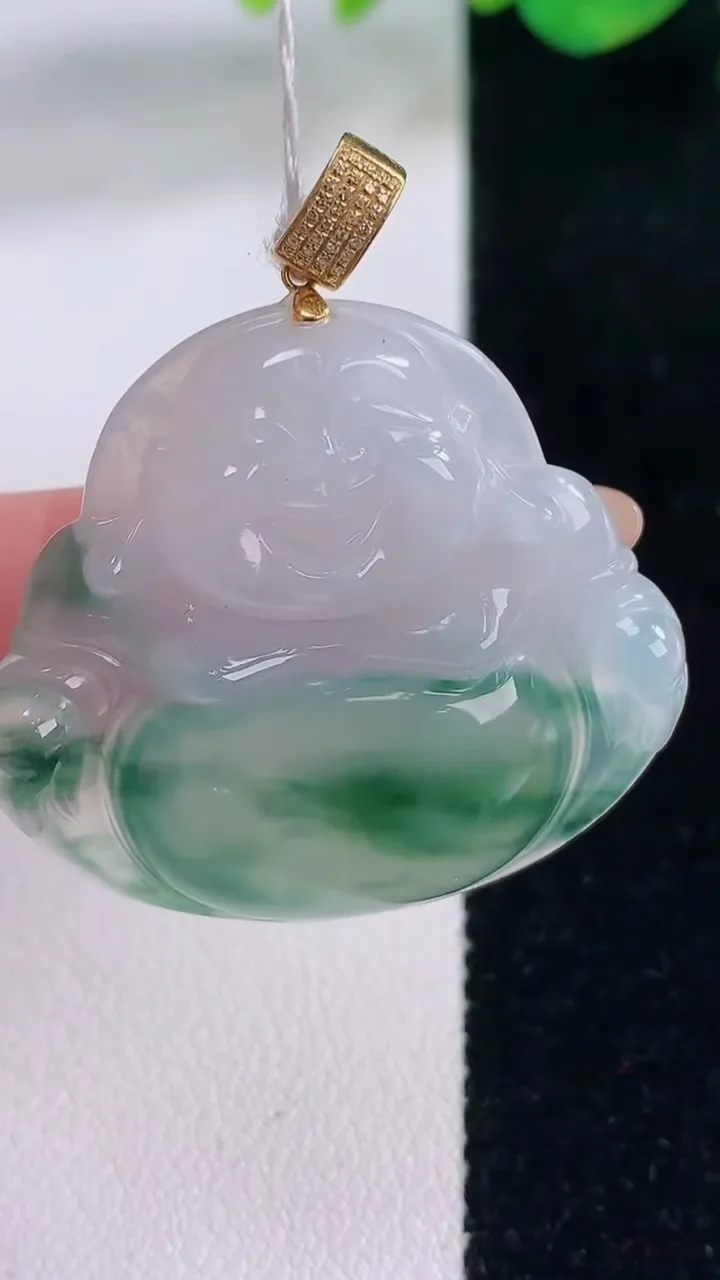 天然A货翡翠种飘花佛公吊坠，尺寸32.6-35-6，重量:10.46g
12月2日