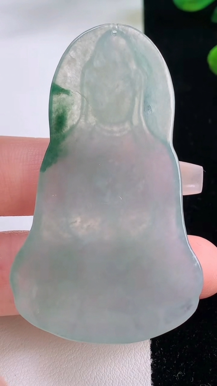 天然A货翡翠冰种飘花大势至菩萨吊坠，尺寸56.7-26.8-4，重量:14.09g
12月3日