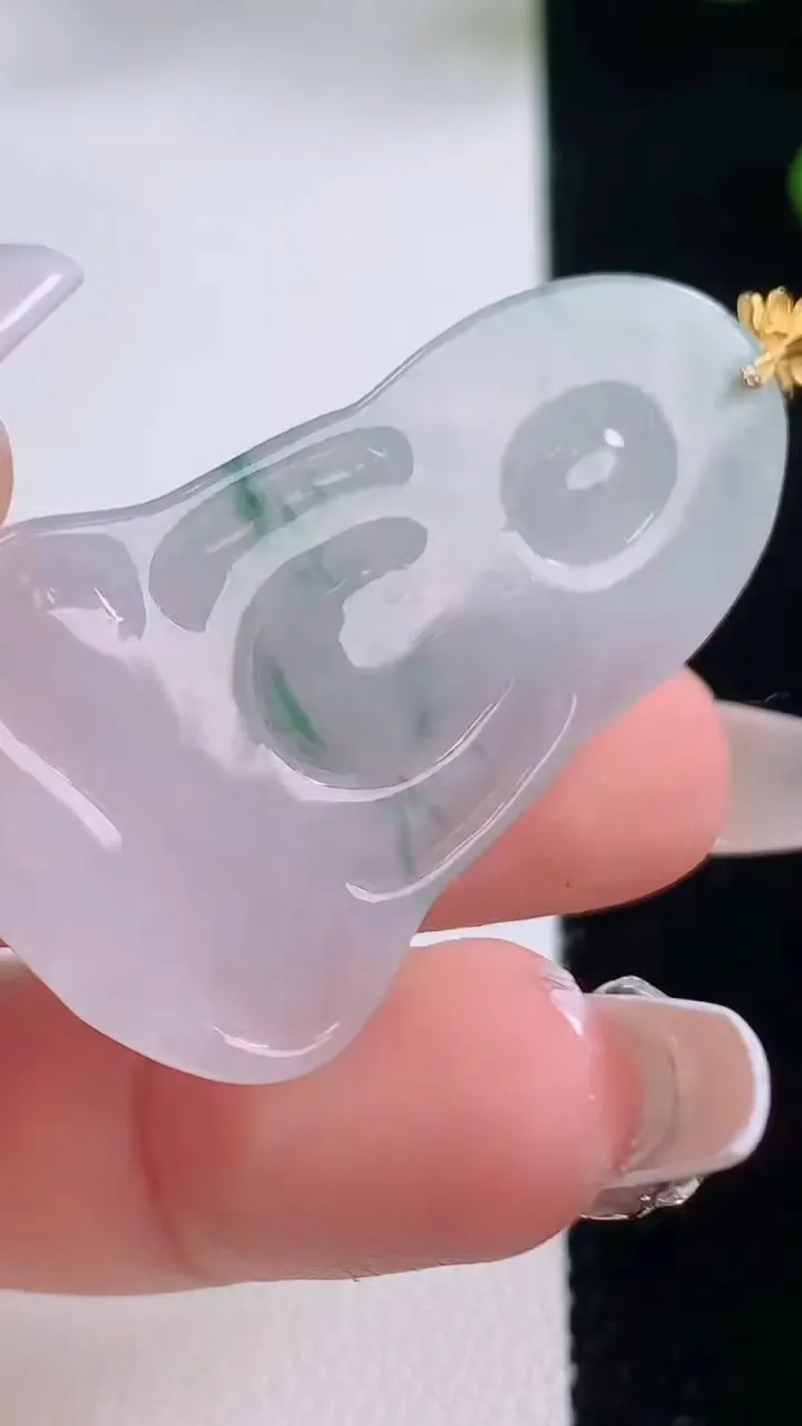 天然A货翡翠种飘花观音菩萨吊坠，尺寸41.3-26-4.4，重量:8.71g
12月3日