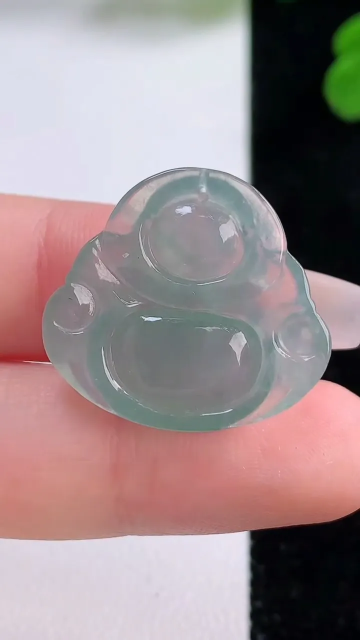 天然A货翡翠佛公吊坠，尺寸22.3-24.4-5.8，重量:4.30g
12月3日