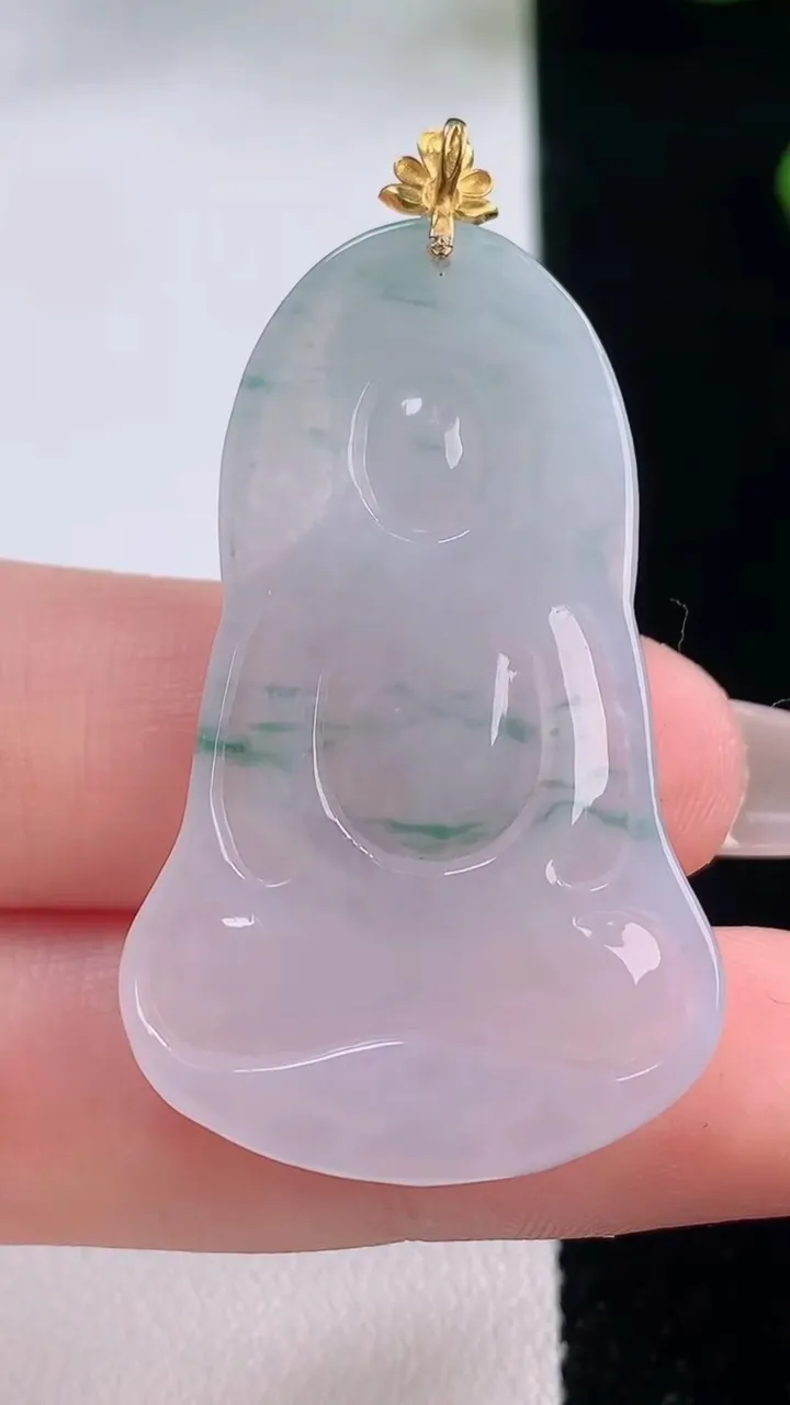 天然A货翡翠种飘花观音菩萨吊坠，尺寸41.3-26-4.4，重量:8.71g
12月3日