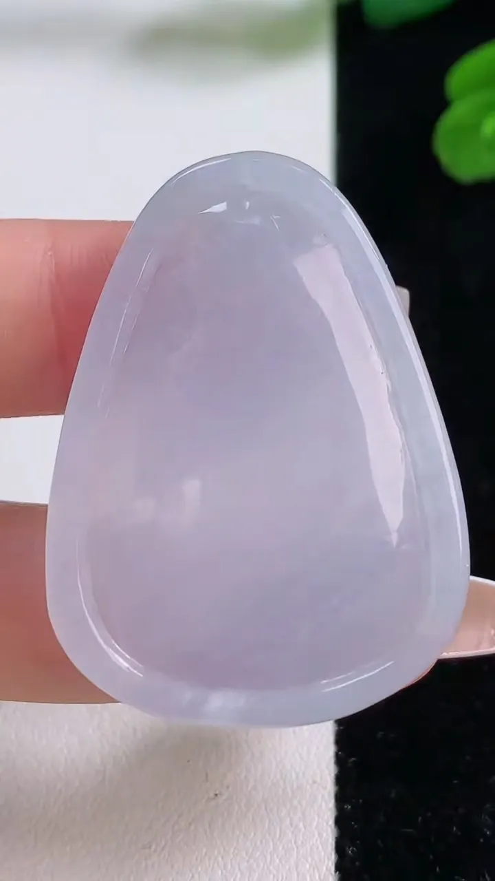 天然A货翡翠紫罗兰虚空藏菩萨吊坠，尺寸43.8-32.4-4.3，重量:11.54g
12月3日