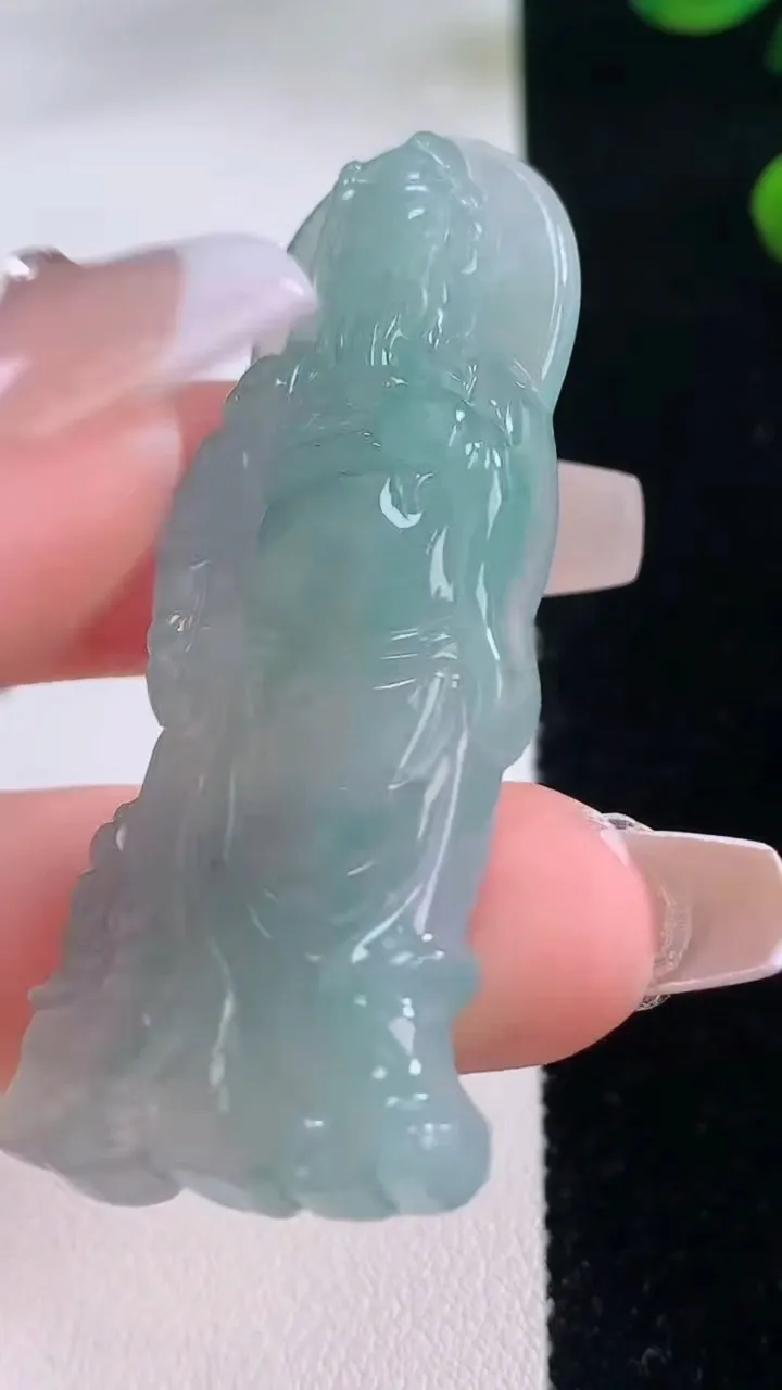 天然A货翡翠冰种飘花关公吊坠，尺寸53.6-24.8-5.5，重量:13.91g
12月3日