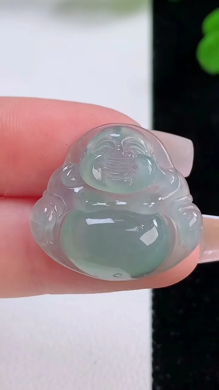 天然A货翡翠佛公吊坠，尺寸22.3-24.4-5.8，重量:4.30g
12月3日