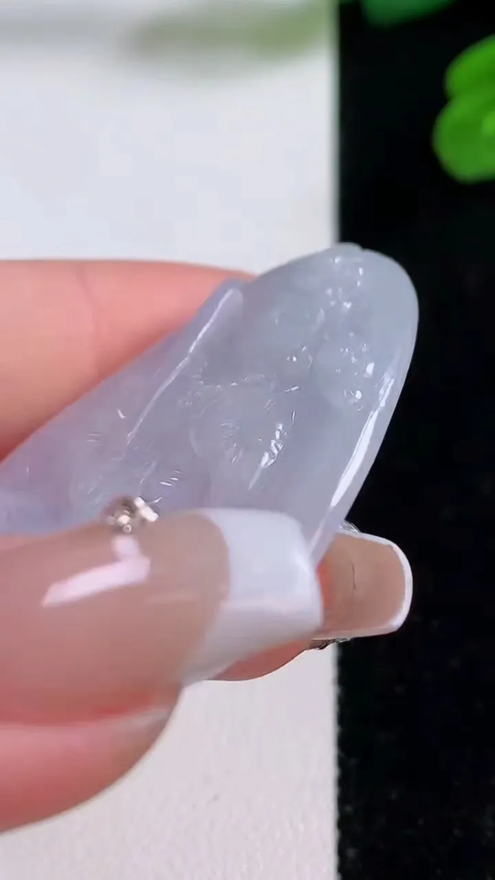 天然A货翡翠紫罗兰虚空藏菩萨吊坠，尺寸43.8-32.4-4.3，重量:11.54g
12月3日