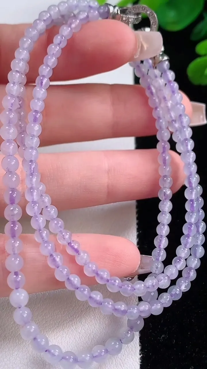 天然A货翡翠种白冰小米珠项链，尺寸3.2-176颗，重量:14.04g12月3日
工厂直销收藏佳品,种好水足，色泽均匀，有种有色，上手高大气！