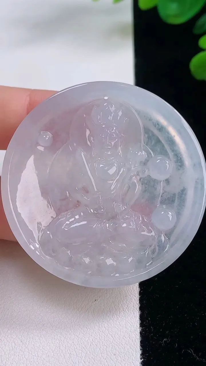 天然A货翡翠虚空藏菩萨吊坠，尺寸48.4-5.2，重量:23.00g
12月3日