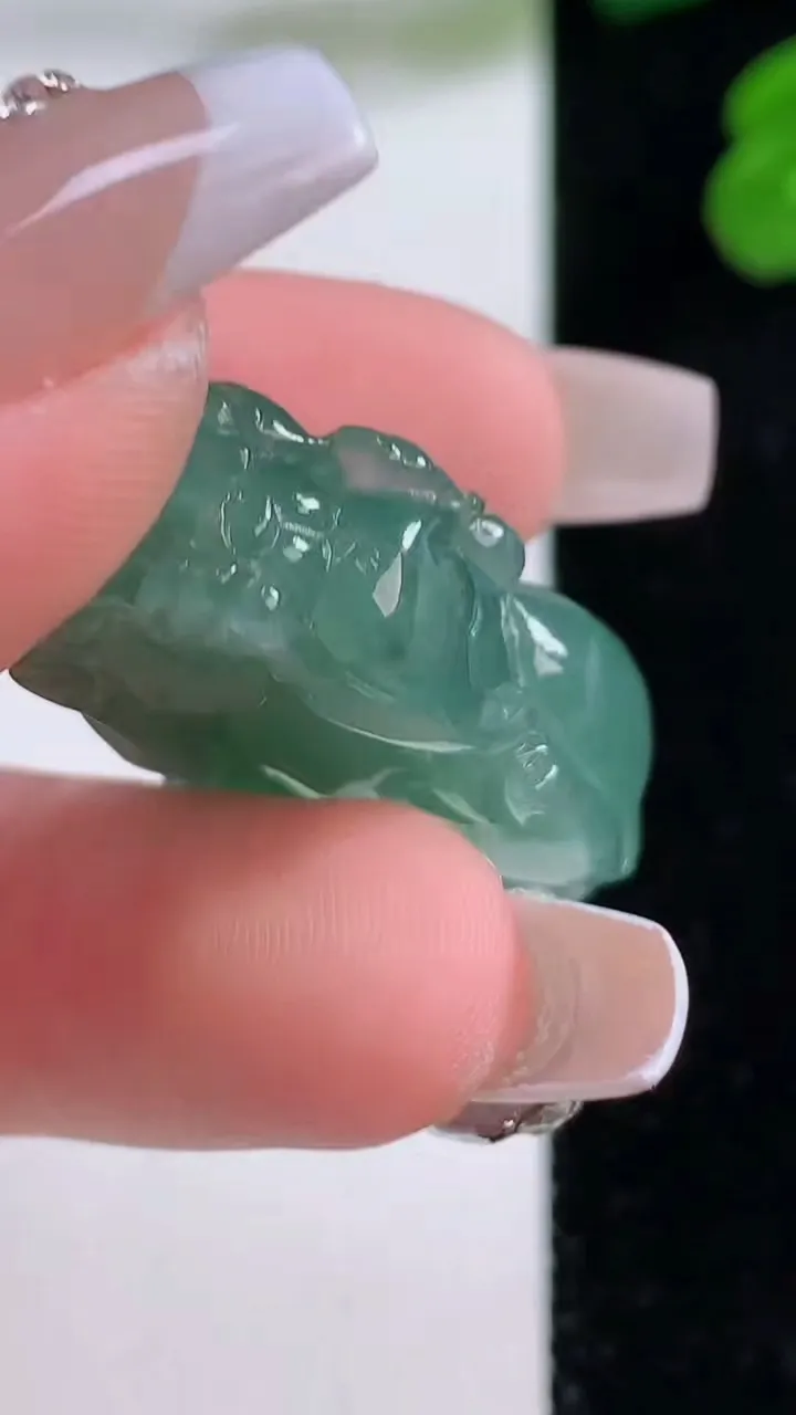 天然A货翡翠貔貅吊坠，尺寸34.5-21-10.4，重量:16.01g
12月3日