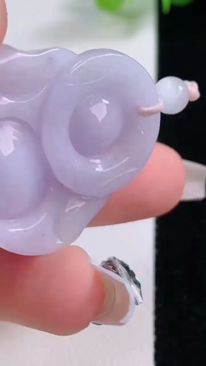 天然A货翡翠紫罗兰佛公吊坠，尺寸32.6-31.3-10，重量:15.77g
12月4日