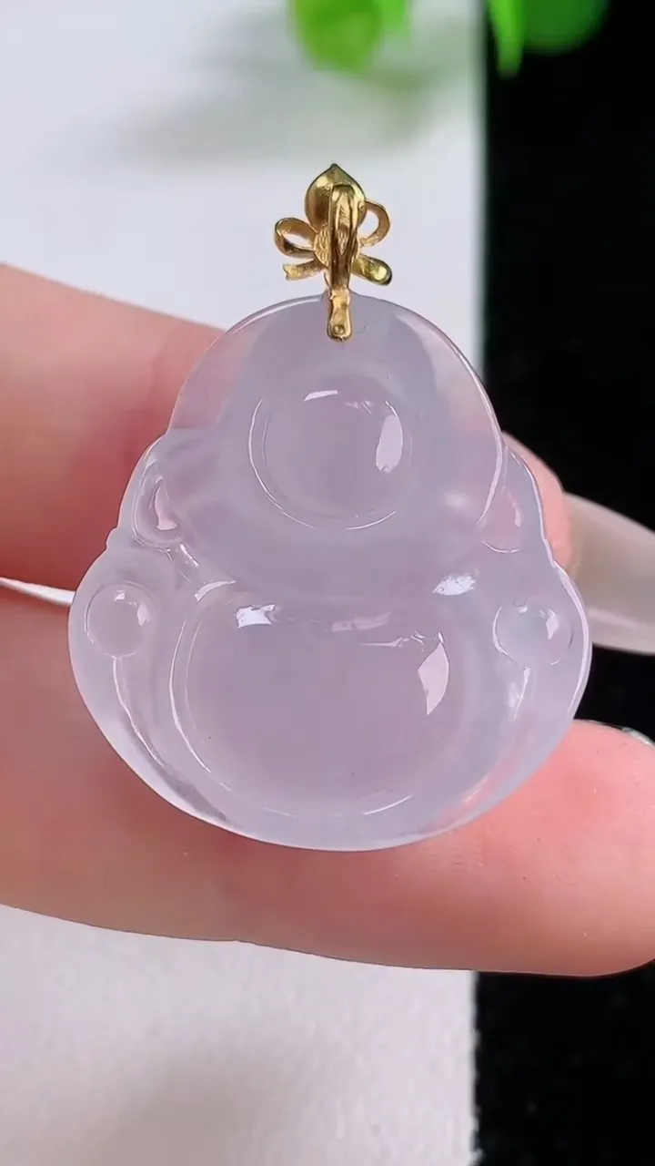 天然A货翡翠种白冰佛公吊坠，尺寸25.3-23.4-5.6，重量:5.91g
12月4日