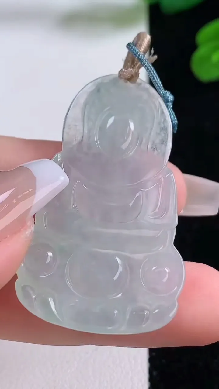 天然A货翡翠观音菩萨吊坠，尺寸43.2-26-3.9，重量:7.86g
12月4日