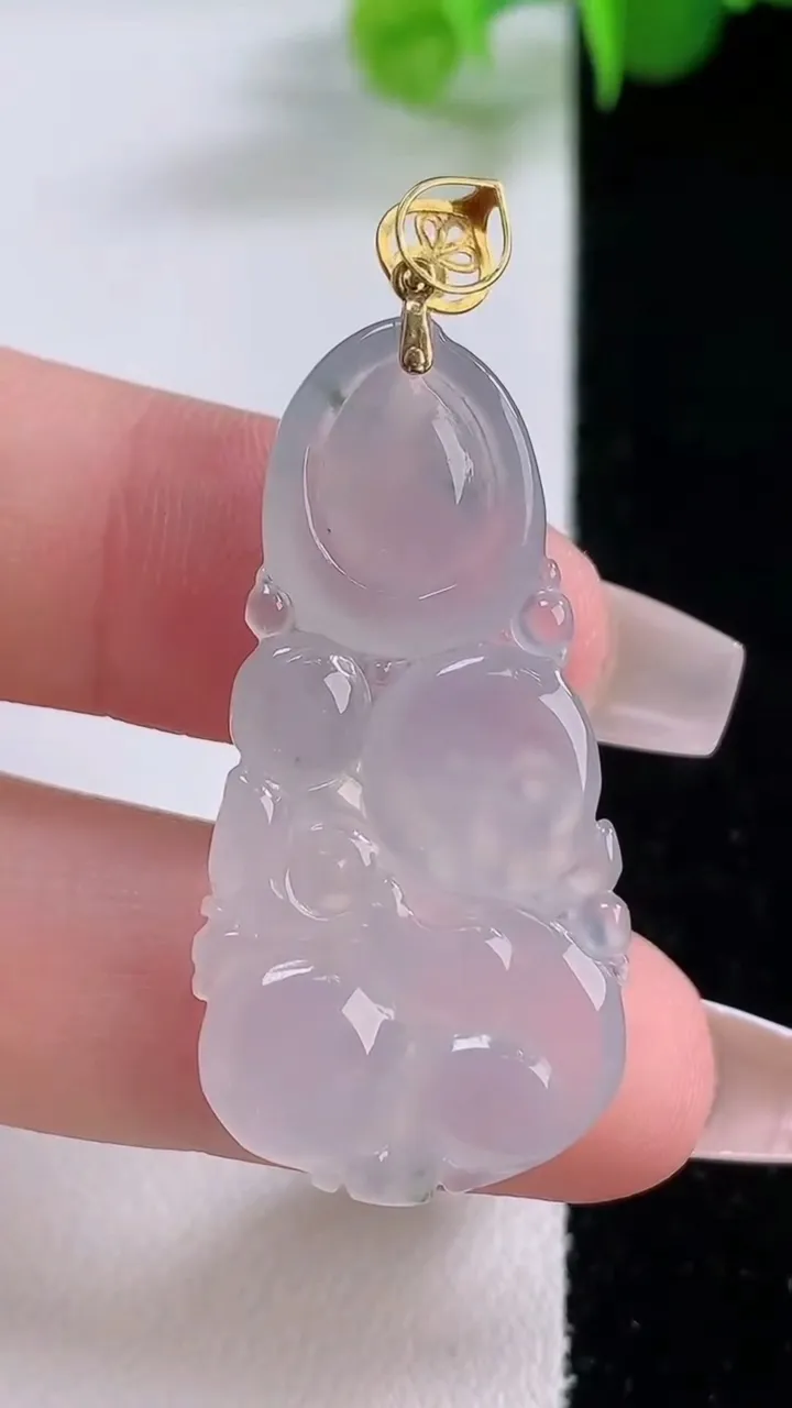 天然A货翡翠种飘花灵猴献瑞 生肖猴吊坠，尺寸37-18.6-5.9，重量:6.43g
12月4日