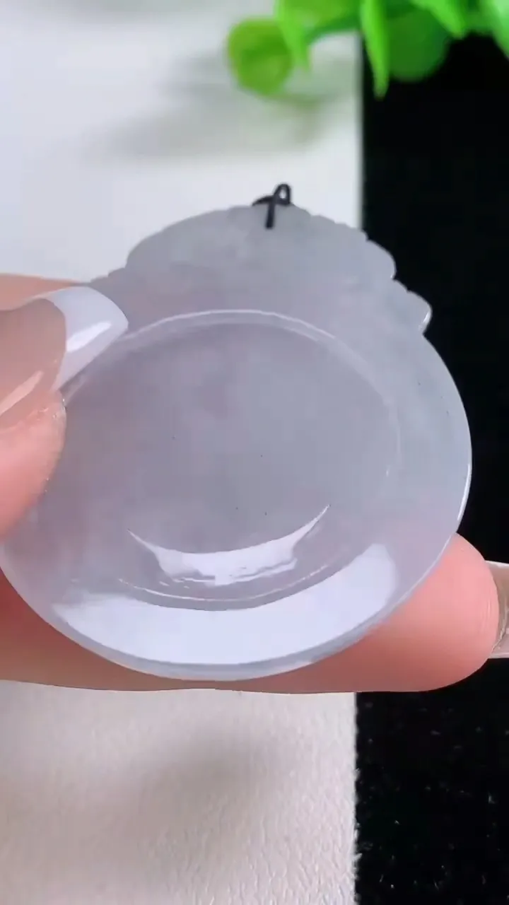 天然A货翡翠生肖鸡吊坠，尺寸44.7-36.5-4.6，重量:14.55g
12月4日