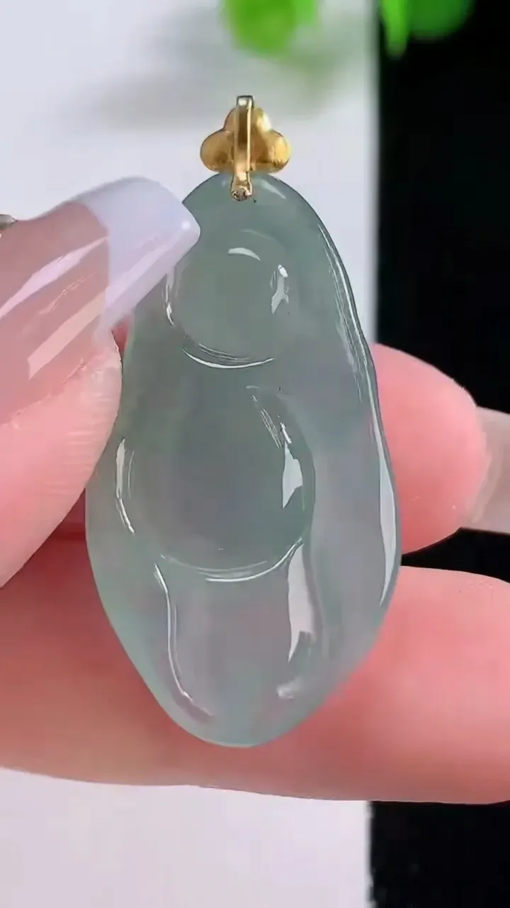 天然A货翡翠布袋佛公吊坠，尺寸31.2-17.5-7，重量:5.81g
12月4日