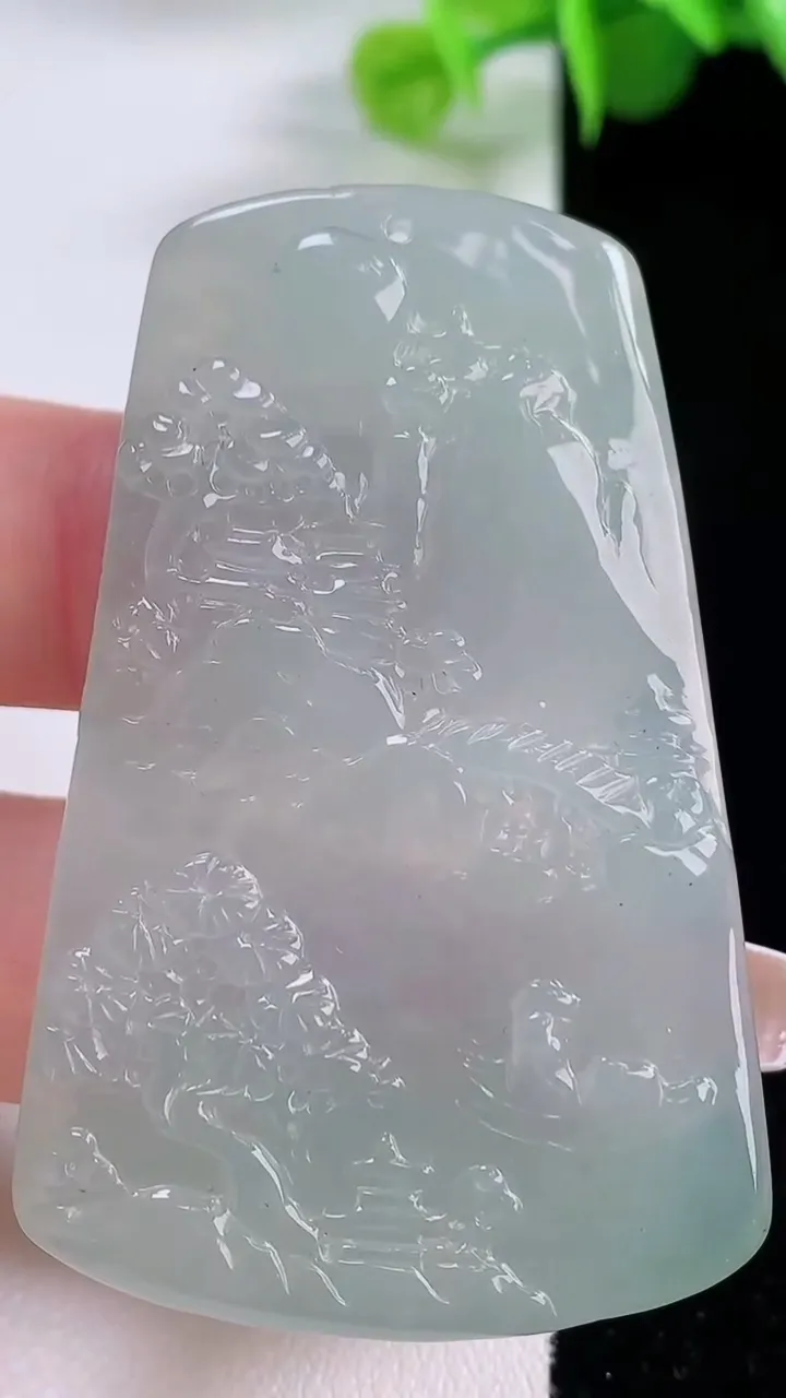 天然A货翡翠山水牌吊坠，尺寸54.6-35.5-5，重量:23.76g
12月4日