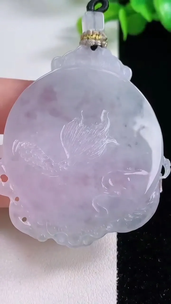 天然A货翡翠冰种紫罗兰龙牌吊坠，尺寸52.8-49.8-4.7，重量:23.95g
12月4日