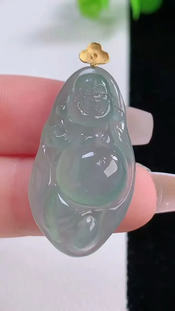 天然A货翡翠布袋佛公吊坠，尺寸31.2-17.5-7，重量:5.81g
12月4日