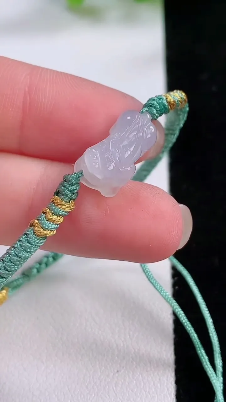 天然A货翡翠貔貅手绳，尺寸15-8-6.5，重:2.34g
12月4日