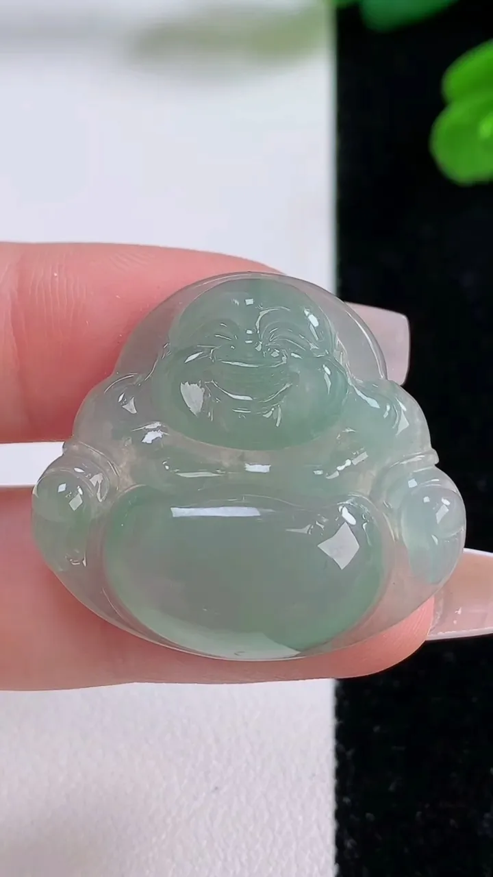 天然A货翡翠佛公吊坠，尺寸28.5-31.8-6，重量:8.16g
12月4日