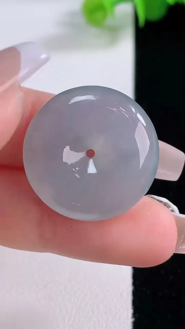 天然A货翡翠冰种飘花平安扣吊坠，尺寸23.3-6，重量:6.97g
12月4日