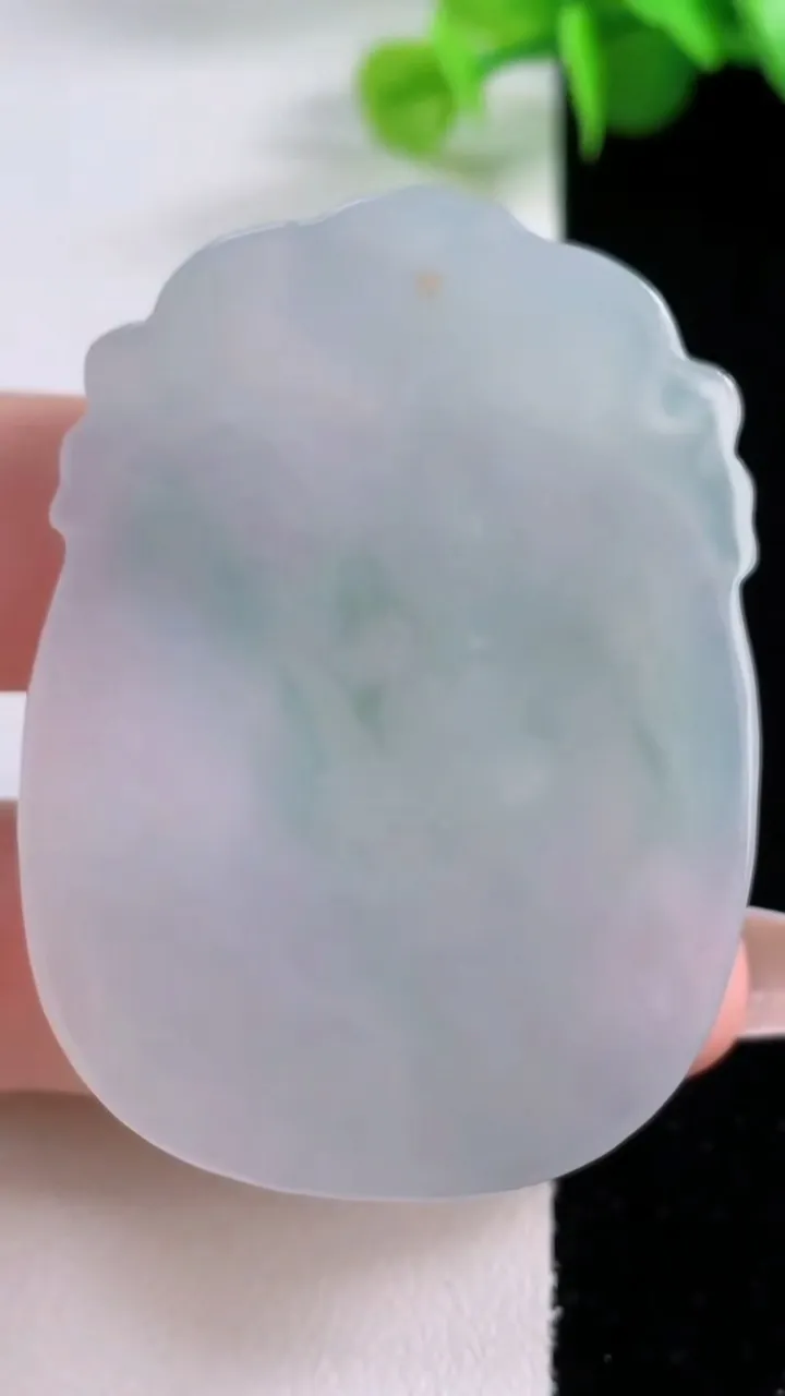 天然A货翡翠生肖蛇吊坠，尺寸51.3-37.3-5.6，重量:21.54g
12月4日