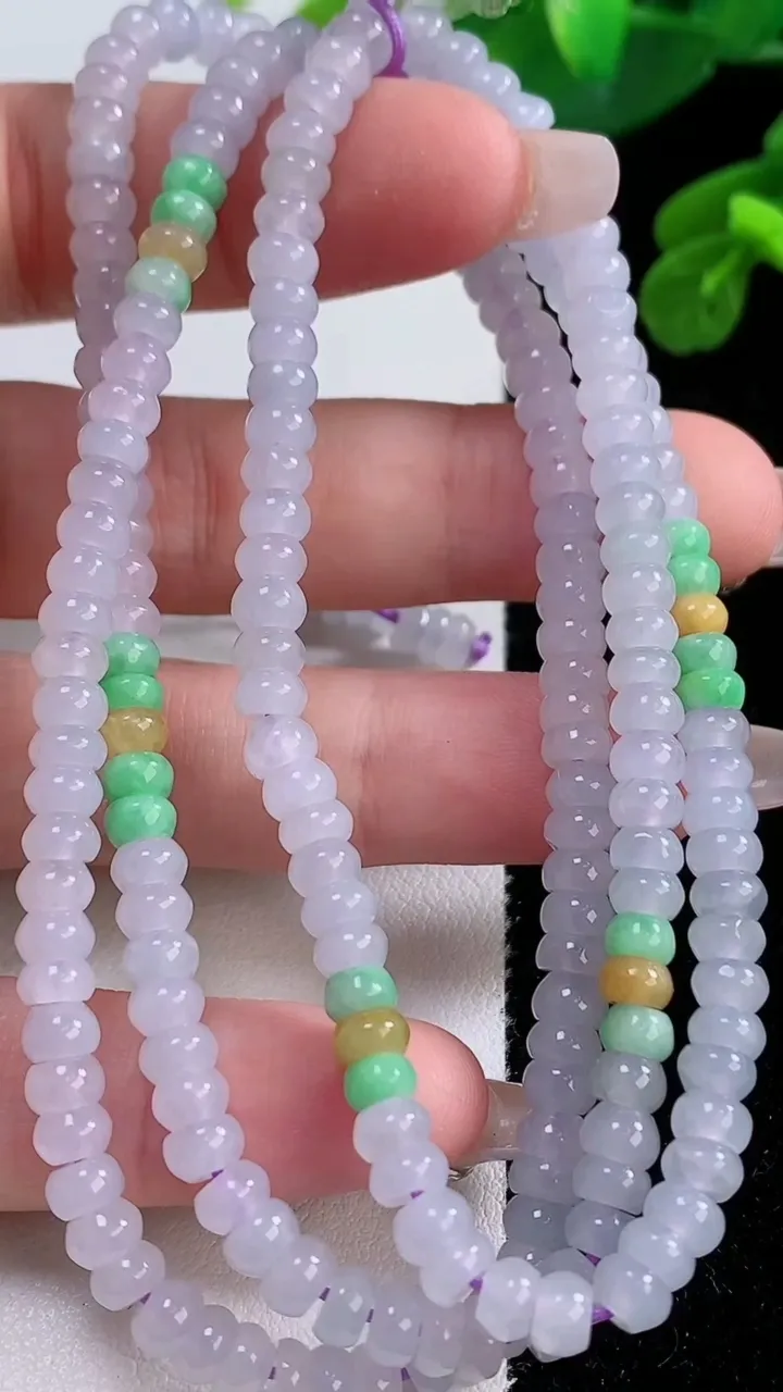 天然A货翡翠三彩算盘珠项链，尺寸4.6-2.8-218颗，重量:30.20g12月4日
工厂直销收藏