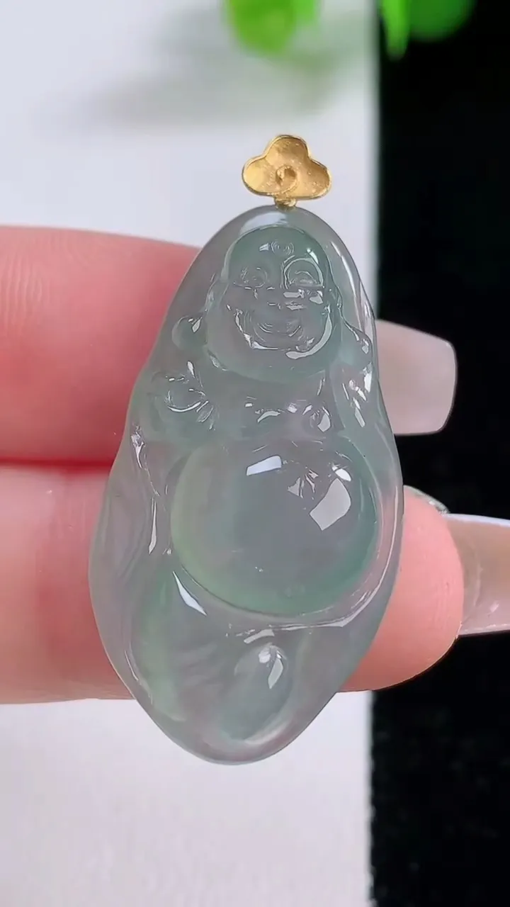 天然A货翡翠布袋佛公吊坠，尺寸31.2-17.5-7，重量:5.81g
12月4日