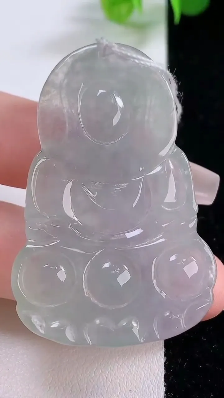 天然A货翡翠观音菩萨吊坠，尺寸50.6-33.6-5，重量:15.28g
12月4日