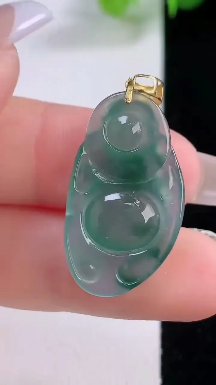 天然A货翡翠布袋佛公吊坠，尺寸26.5-15.4-5.2，重量:3.45g
12月4日