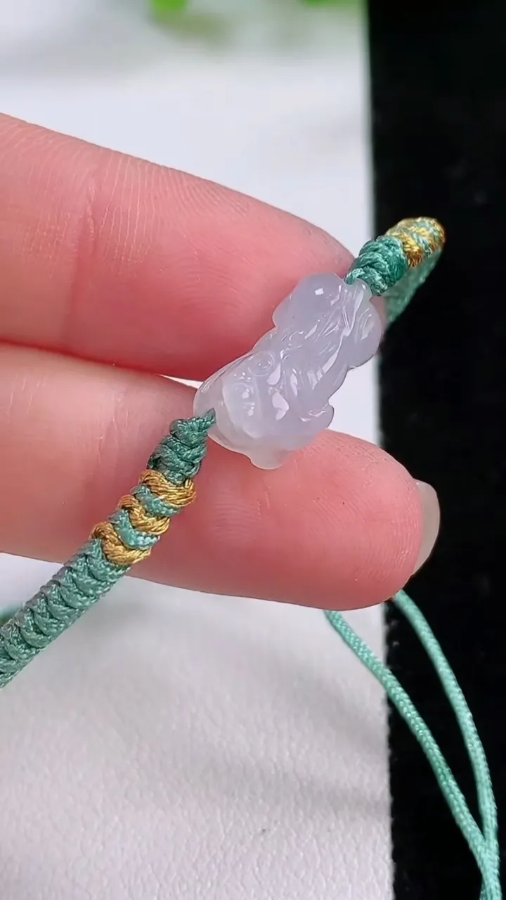 天然A货翡翠貔貅手绳，尺寸15-8-6.5，重:2.34g
12月4日
