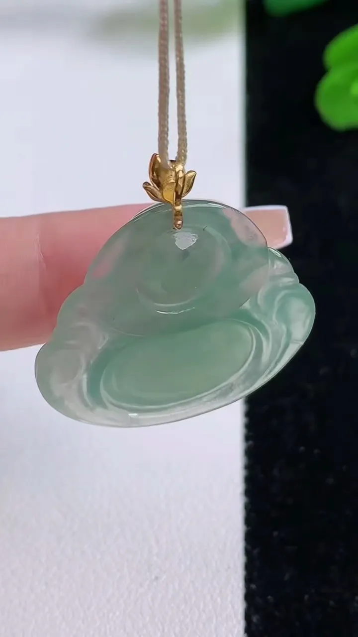 天然A货翡翠佛公吊坠，尺寸24.6-29.4-5.2，重量:5.98g
12月4日