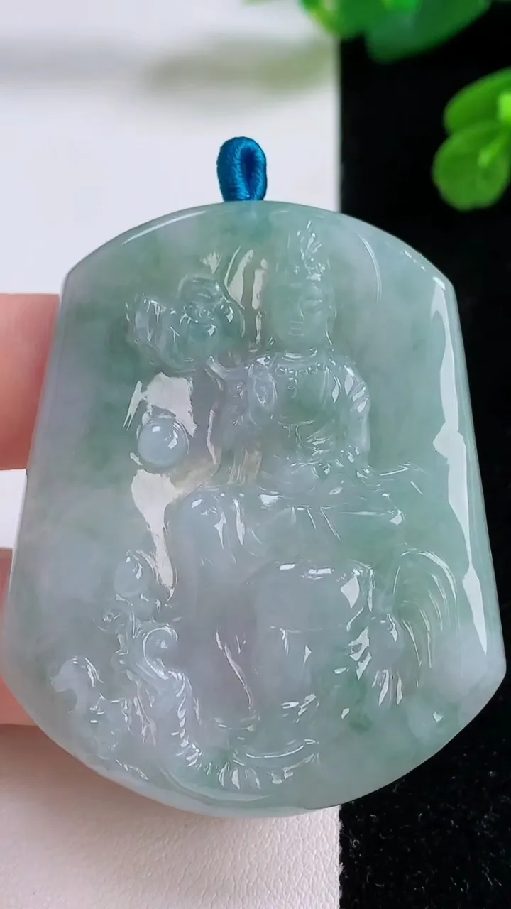 天然A货翡翠普贤菩萨吊坠，尺寸53.4-44-5.5，重量:25.24g
12月4日
