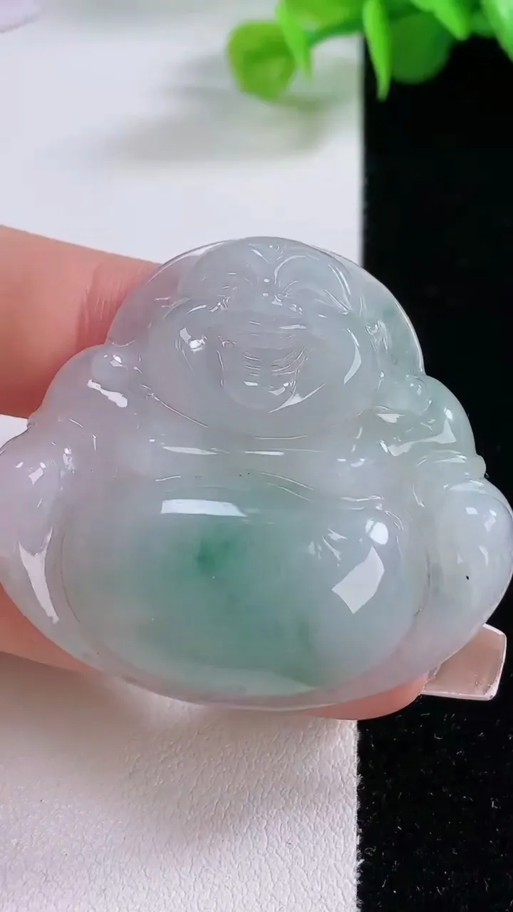 天然A货翡翠冰种飘花佛公吊坠，尺寸39.4-43.6-7.3，重量:18.58g
12月4日