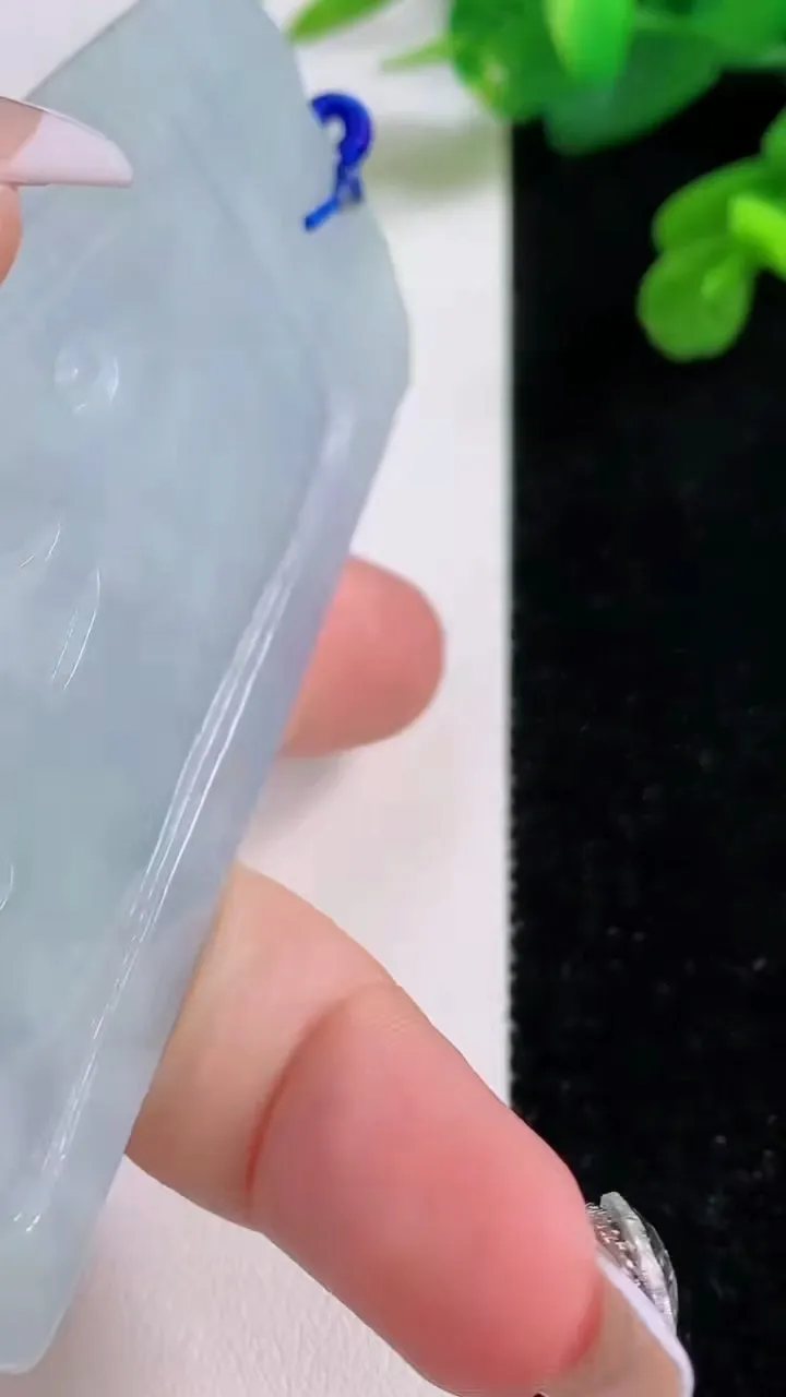 天然A货翡翠紫罗兰大势至菩萨吊坠，尺寸83.6-48.7-5.9，重量:53.96g
12月4日