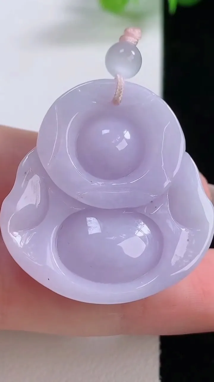 天然A货翡翠紫罗兰佛公吊坠，尺寸32.6-31.3-10，重量:15.77g
12月4日