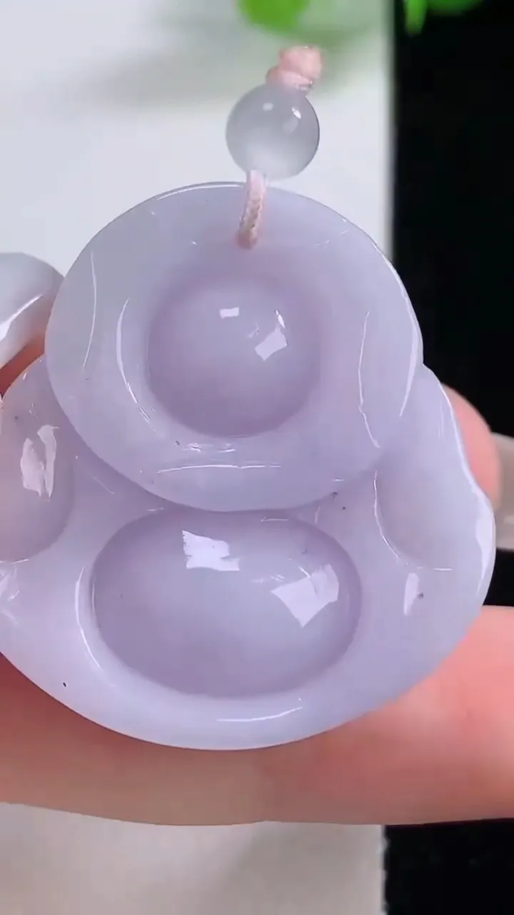 天然A货翡翠紫罗兰佛公吊坠，尺寸32.6-31.3-10，重量:15.77g
12月4日