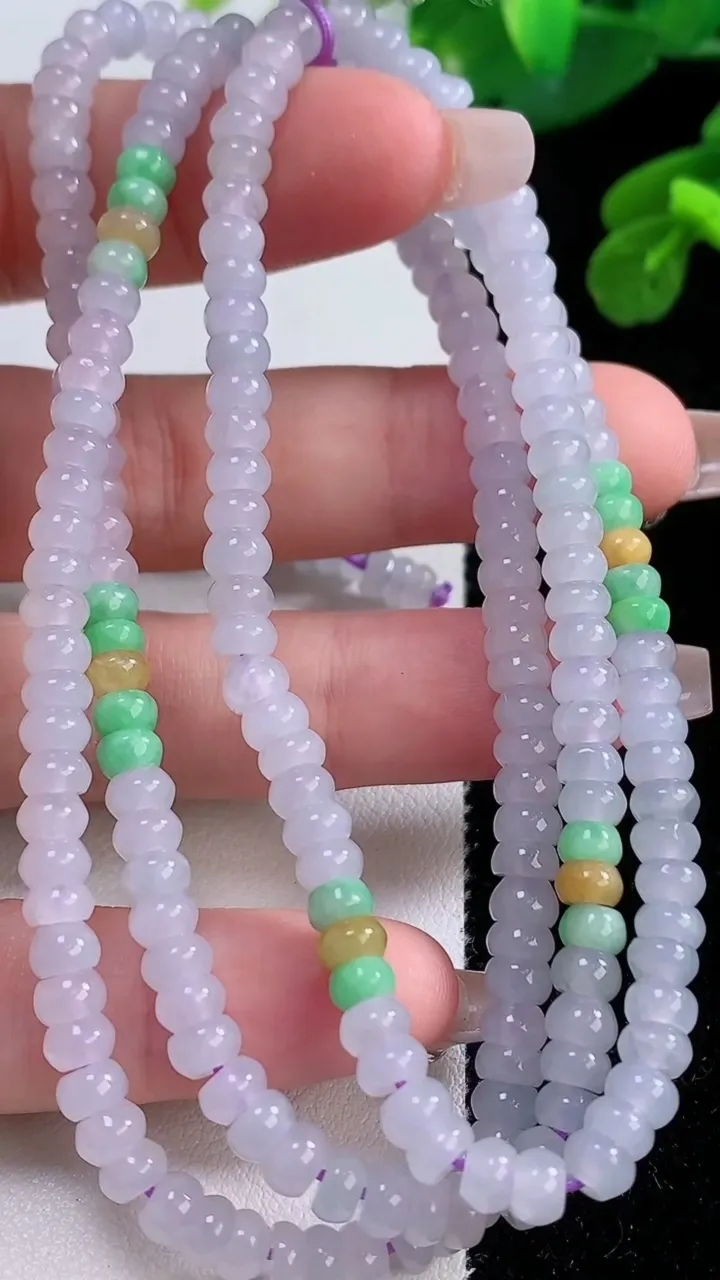 天然A货翡翠三彩算盘珠项链，尺寸4.6-2.8-218颗，重量:30.20g12月4日
工厂直销收藏