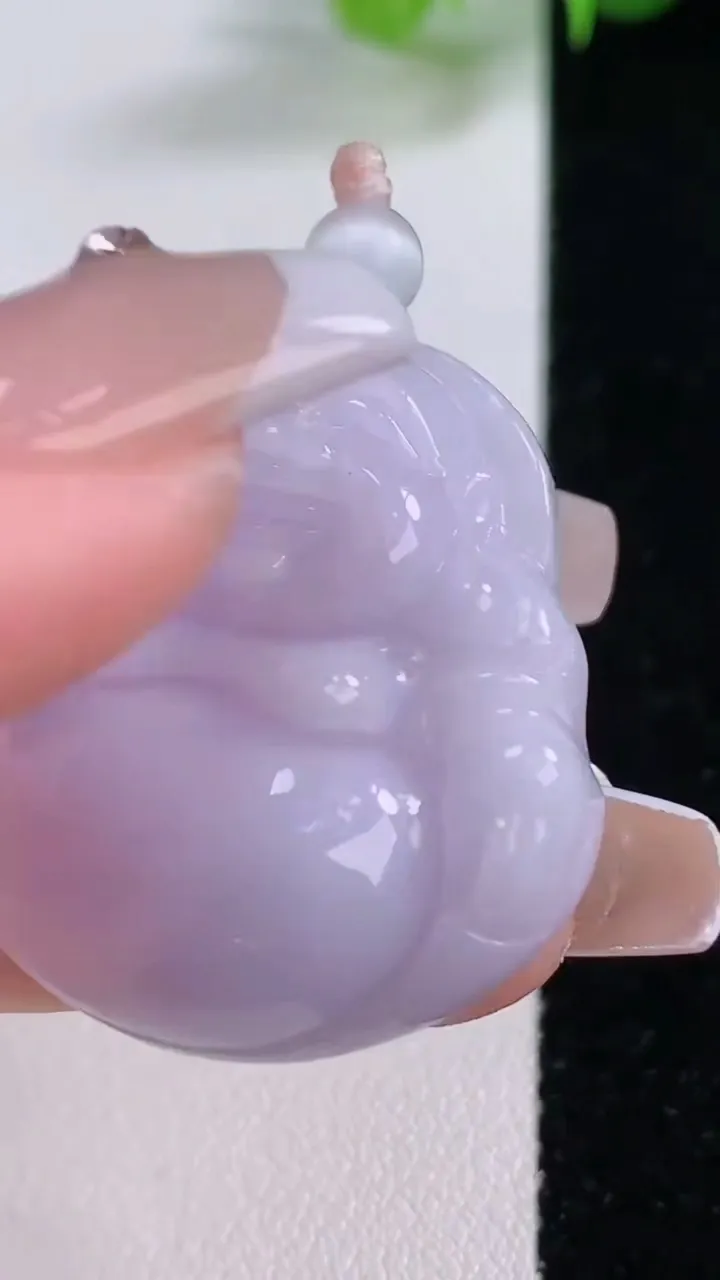 天然A货翡翠紫罗兰佛公吊坠，尺寸32.6-31.3-10，重量:15.77g
12月4日