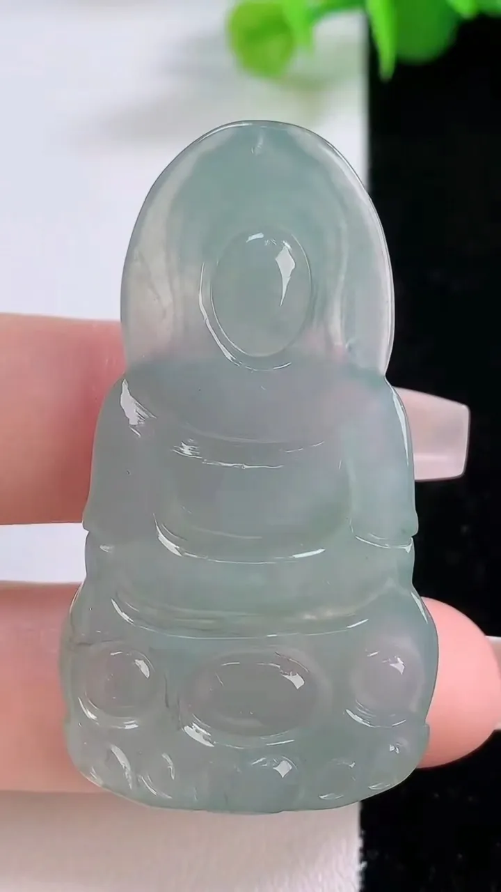 天然A货翡翠观音菩萨吊坠，尺寸48.8-26.8-5.4，重量:12.58g
12月4日