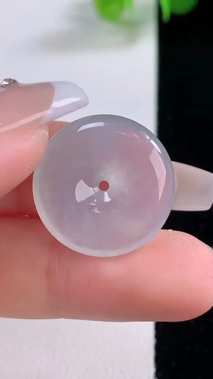 天然A货翡翠平安扣吊坠，尺寸20.4-4.3，重量:3.71g
12月4日