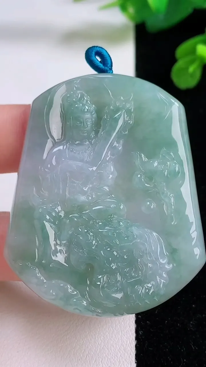 天然A货翡翠文殊菩萨吊坠，尺寸53.6-44.2-5.8，重量:28.80g
12月4日