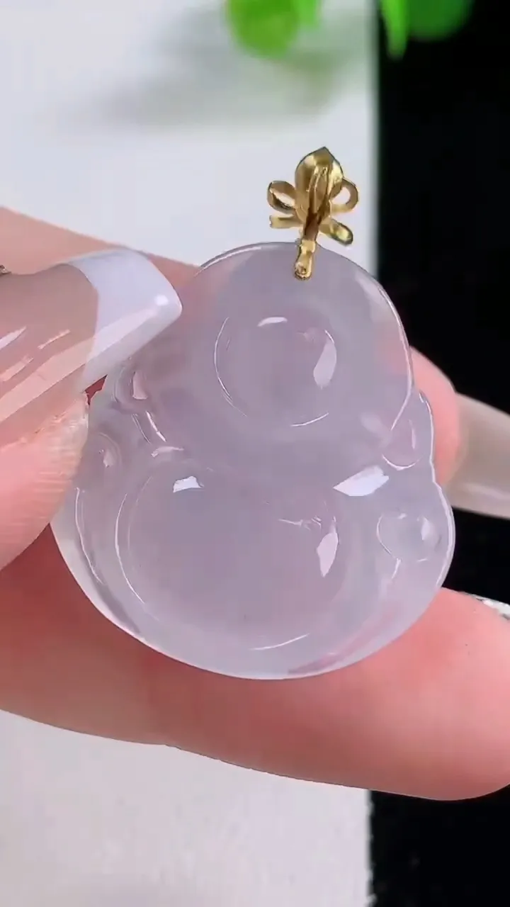 天然A货翡翠种白冰佛公吊坠，尺寸25.3-23.4-5.6，重量:5.91g
12月4日